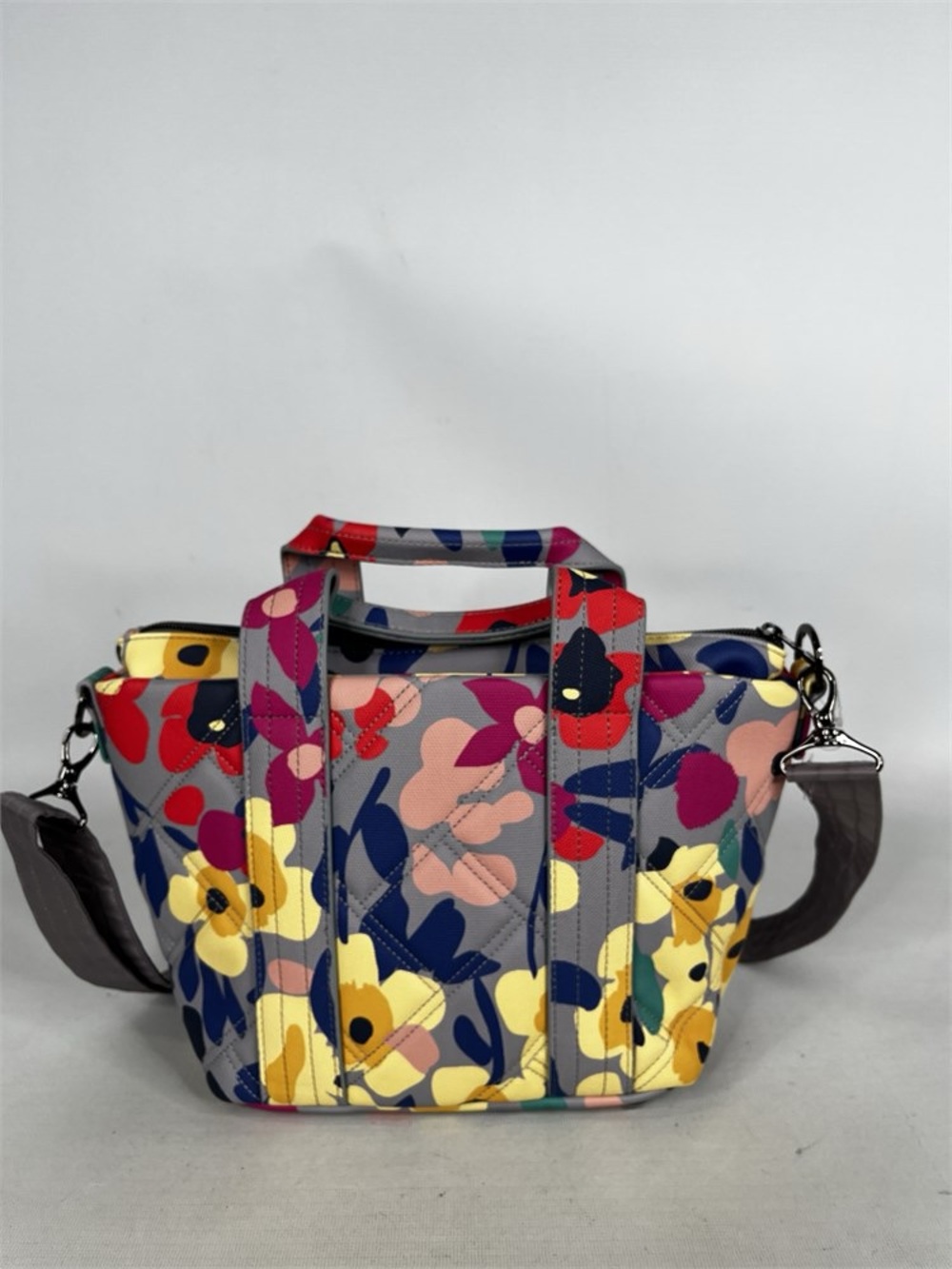 lug Floral Quilted Tote - Gray, Yellow, Red, Navy, Pink - Picture 5 of 9